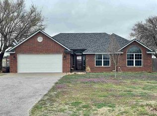 142 NW Hilliary Rd, Lawton, OK 73507