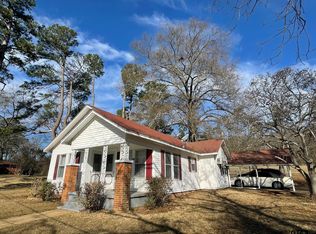 712 Ochiltree St, Daingerfield, TX 75638