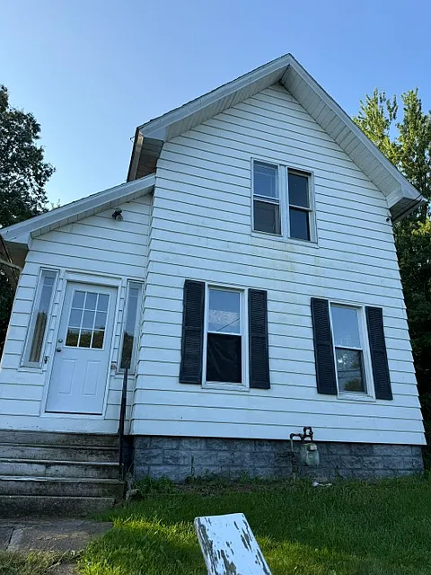 4 bed, 1158 sqft, $1,600 — Photo 1