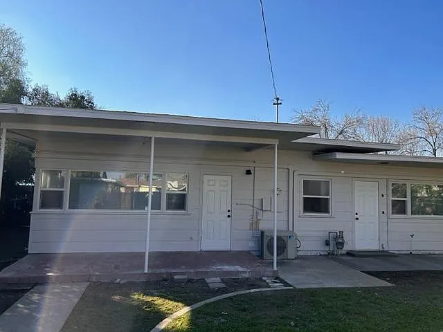 526 Auburn St — Photo 6