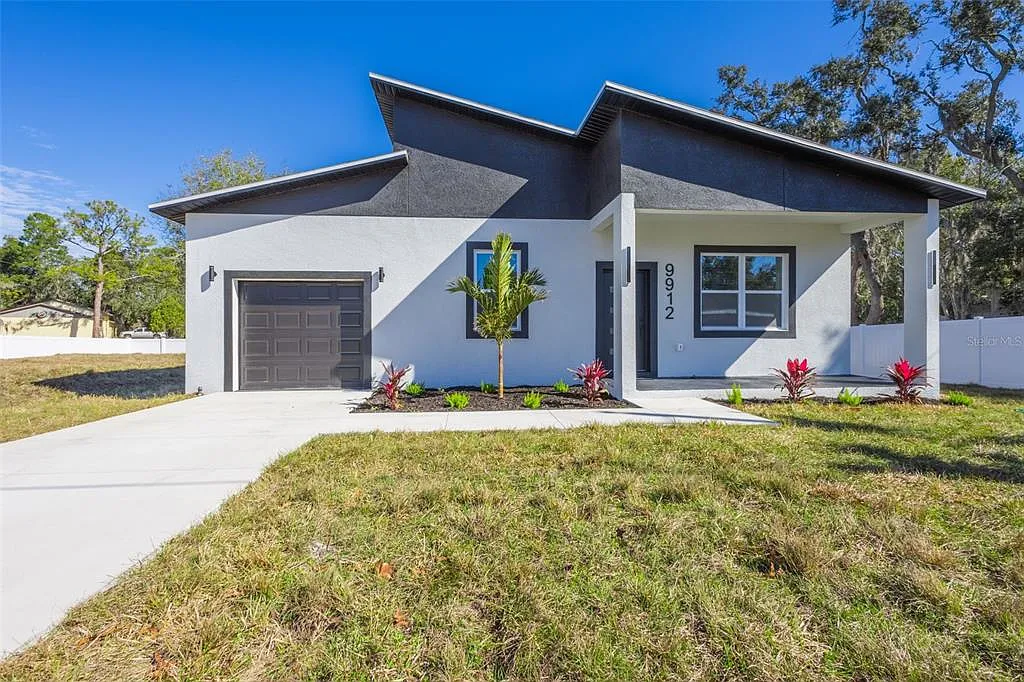 3 bed, 2.0 bath, 1615 sqft, $2,650 — Photo 1