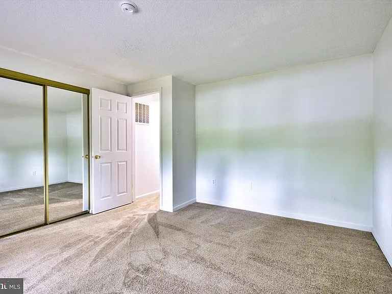 342 Sherry Ln — Photo 24