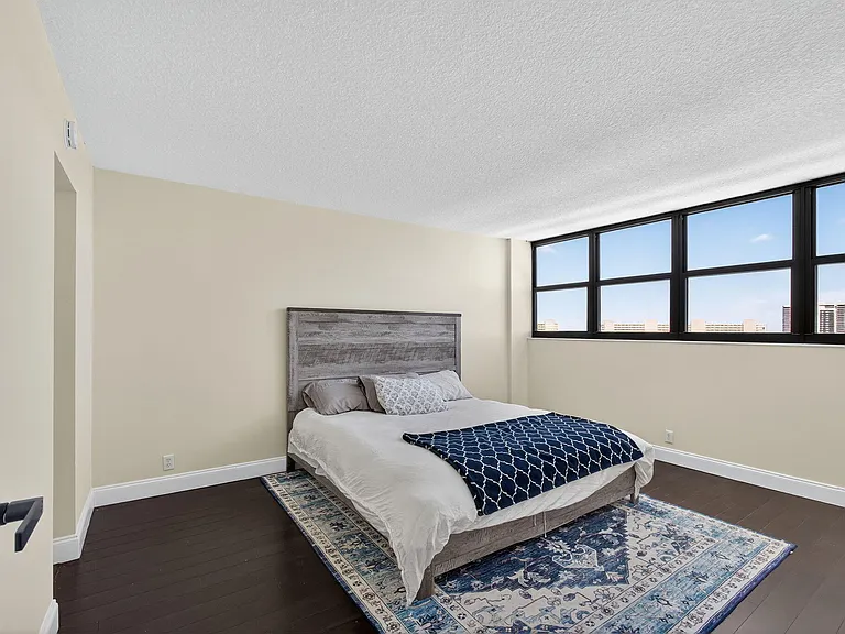 336 Golfview Rd #905 — Photo 19