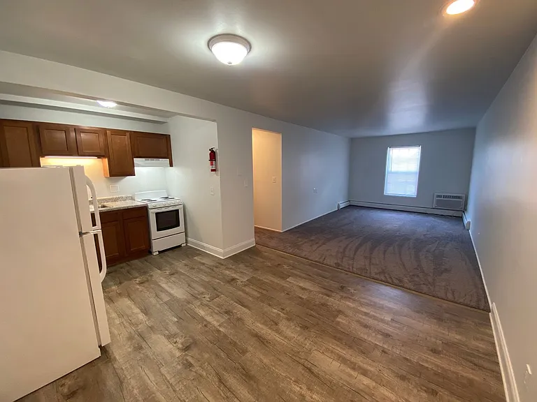 504 Saint Johns St — Photo 10