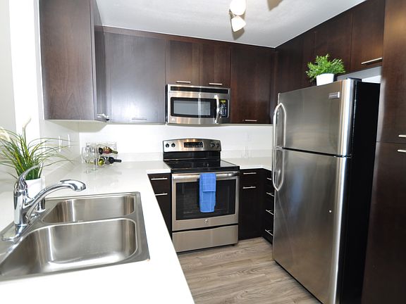 2nd image of 780 Camino De La Reina APT 340