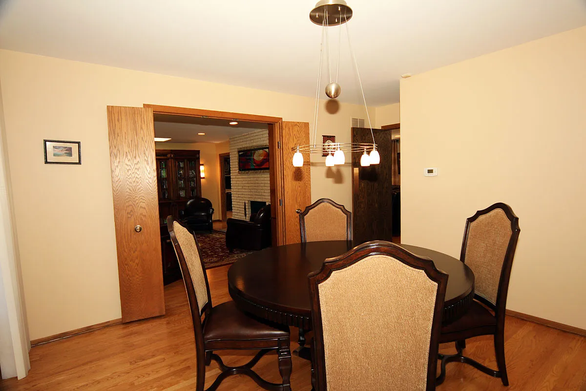 6 Echo Ct photo 1