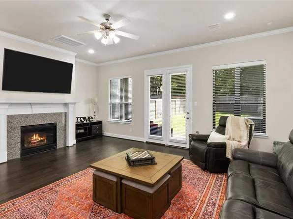 910 W 22nd St #A, Houston, TX 77008