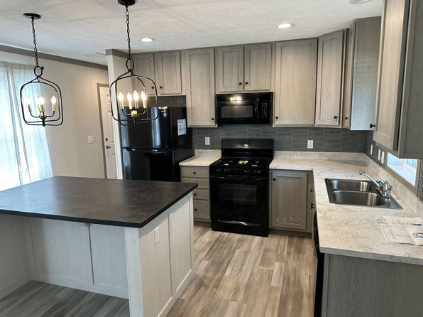 9572 Anchor Dr #115, Algonac, MI 48001