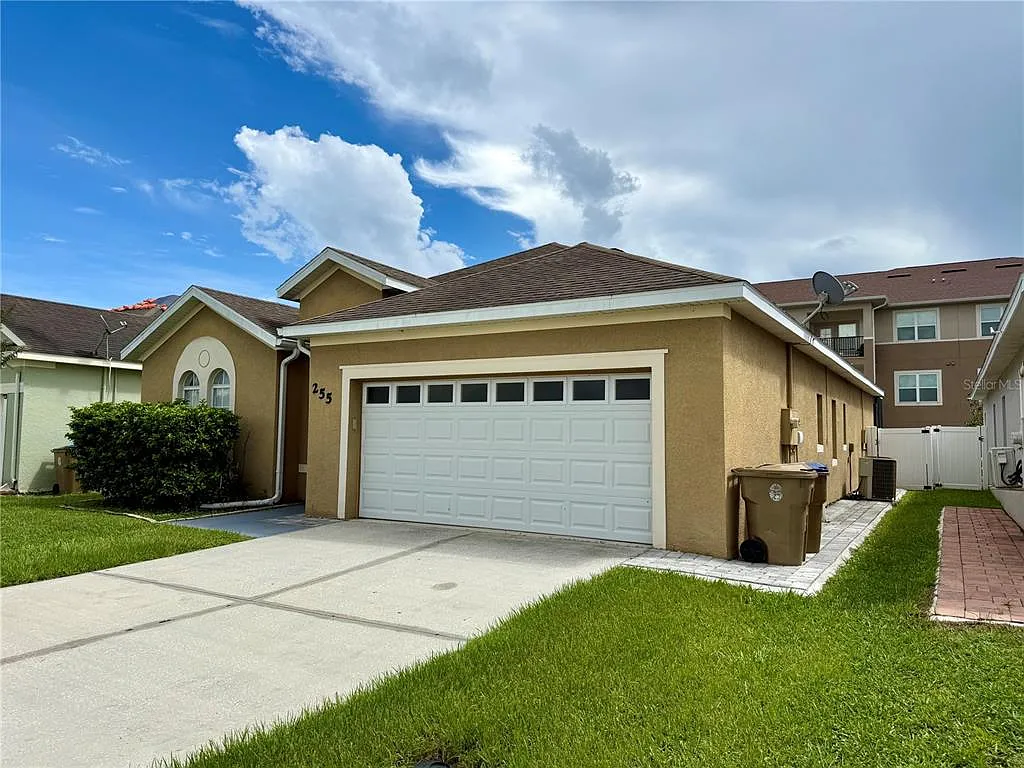 4 bed, 3.0 bath, 1853 sqft, $2,500 — Photo 3