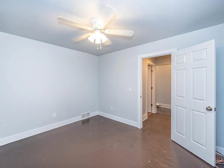 109 S Main St — Photo 16