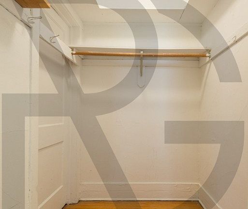 2nd image of 427 W Belden Ave #431C203