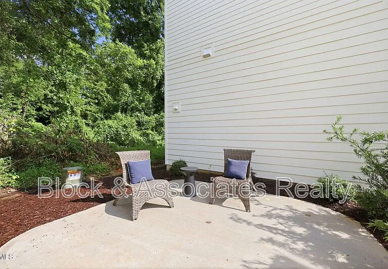 2815-101 Wilcox Pl — Photo 11