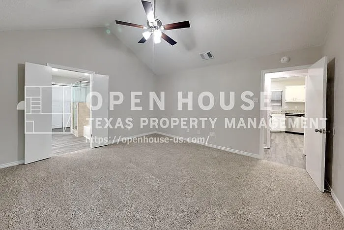 2102 Holly Hill Ln — Photo 7