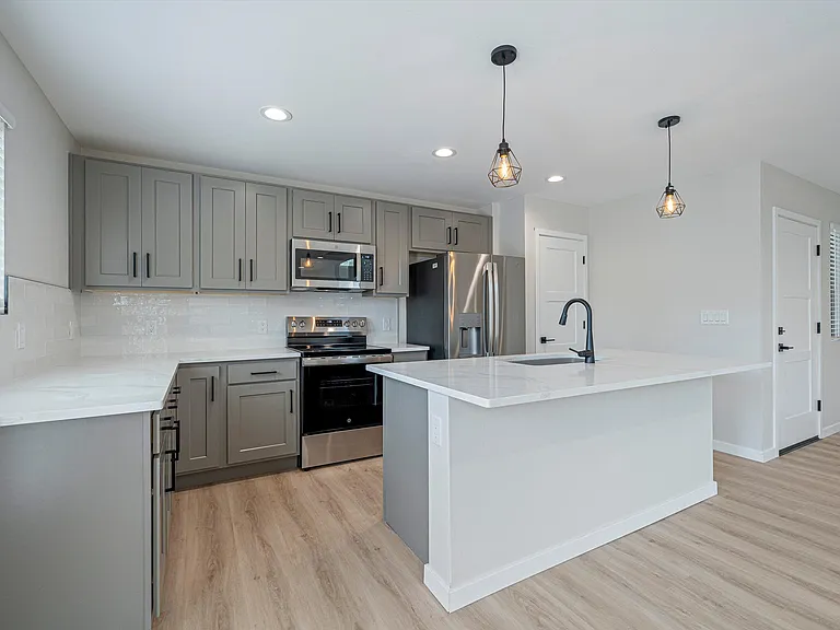 Large Breakfast Bar Island