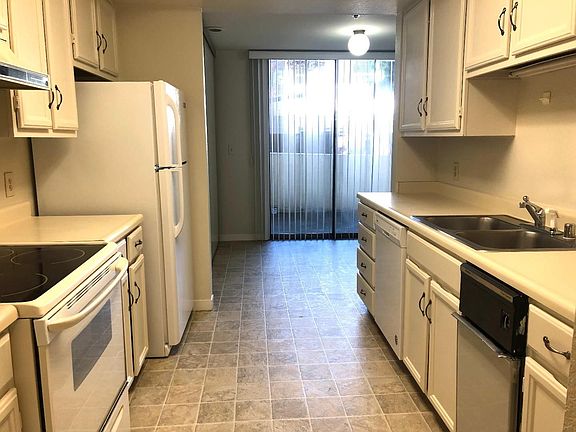 3rd image of 800 N El Camino Real Unit 106