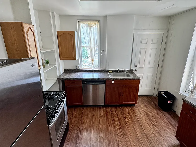 354 Ophelia St — Photo 10