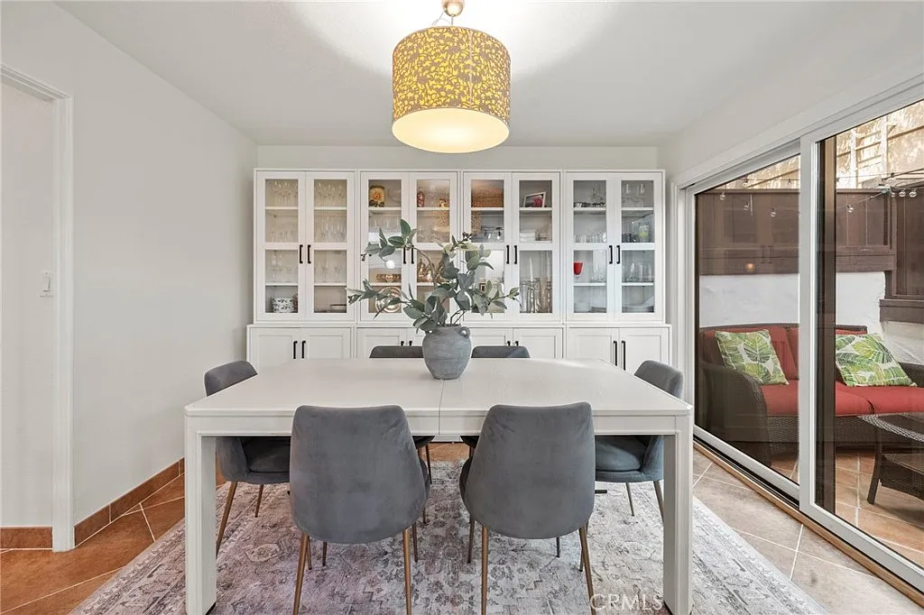2 bed, 3.0 bath, 1445 sqft, $5,350 — Photo 4