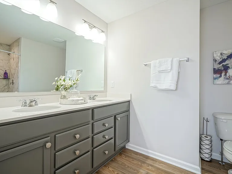 2901 W New York St — Photo 4