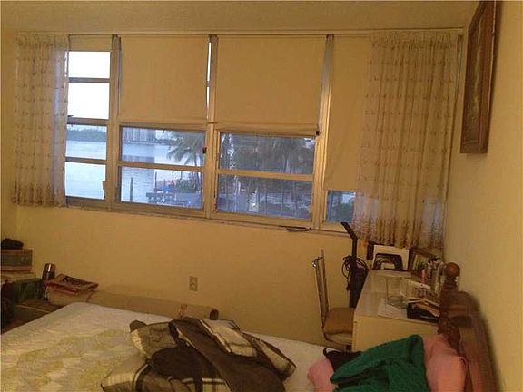 5th image of 2841 NE 163rd St APT 315