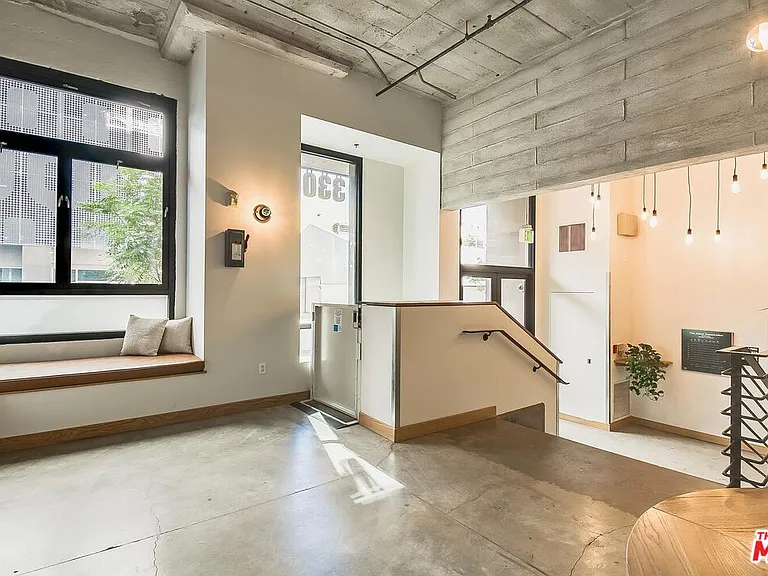 330 E 11th St #607 — Photo 21