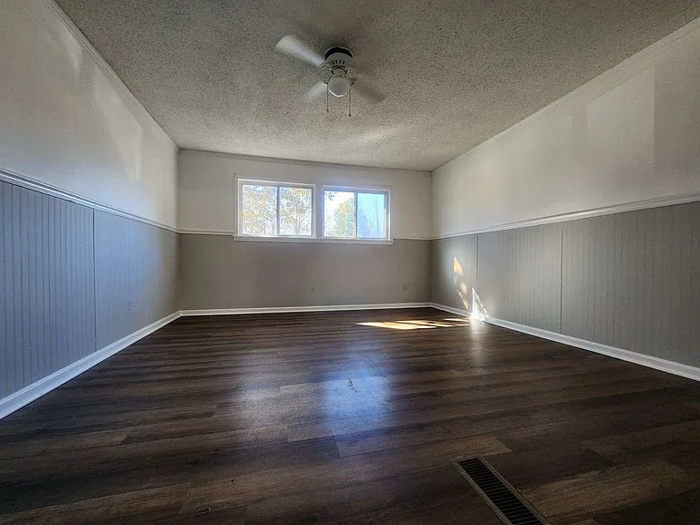 1711 Oak Hill Dr — Photo 9