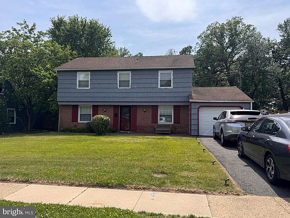 2nd image of 21 Bartlett Ln