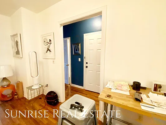 Rented by Sunrise Real Estate | media 39