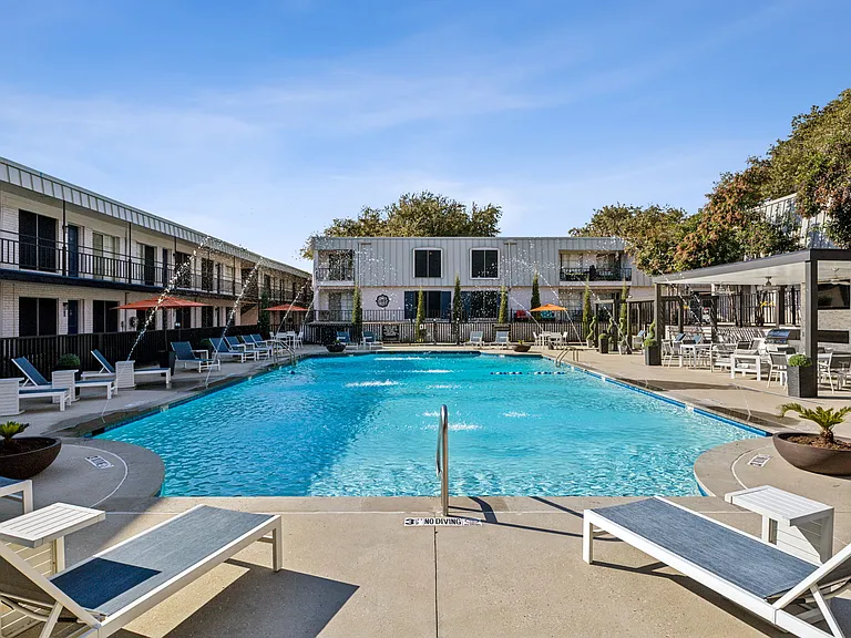The Ashley at Bluffview Apartments — Photo 21