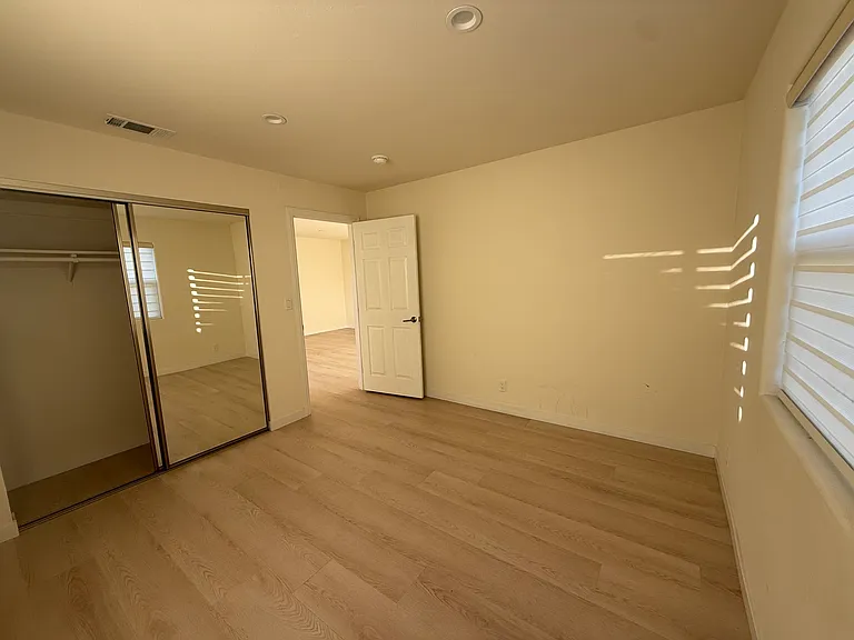5228 Auckland Ave #2 — Photo 5