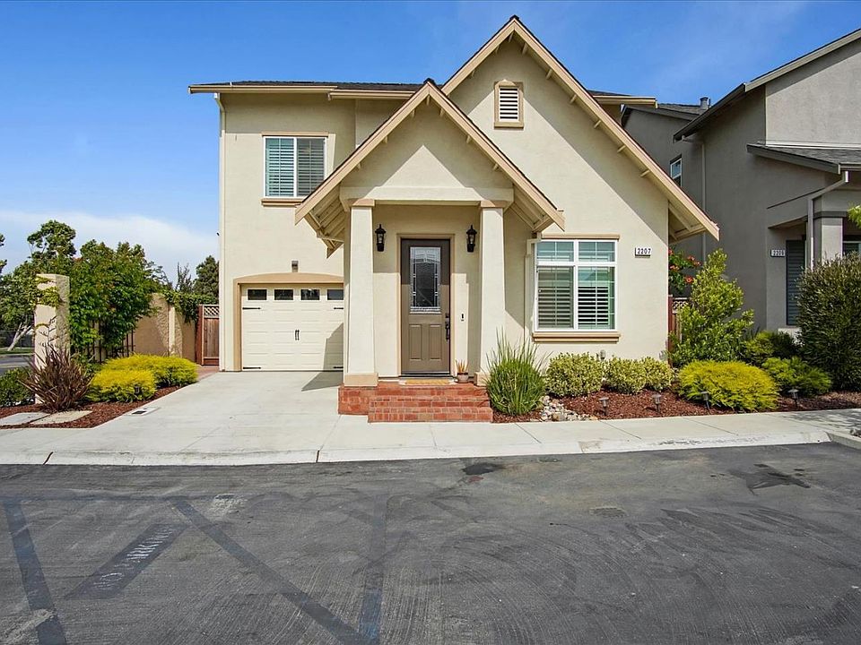 1st image of 2207 Sahara Cir