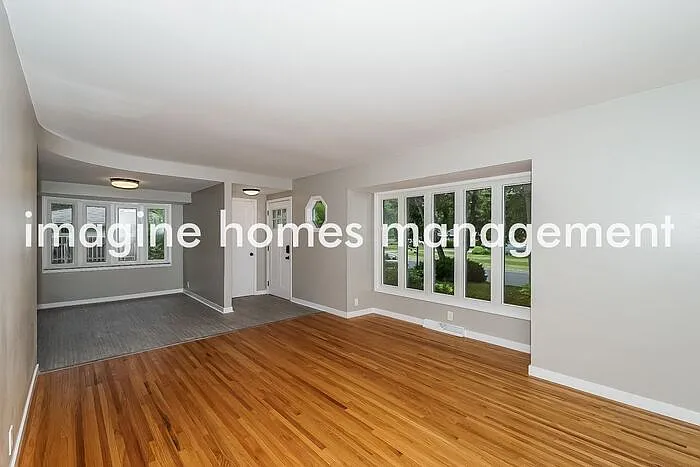 4 bed, 2.0 bath, 1600 sqft, $2,899 — Photo 3