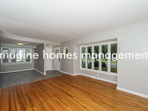 3rd image of 416 E 101st St