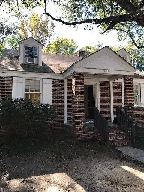 715 -A Savannah Hwy — Photo 1