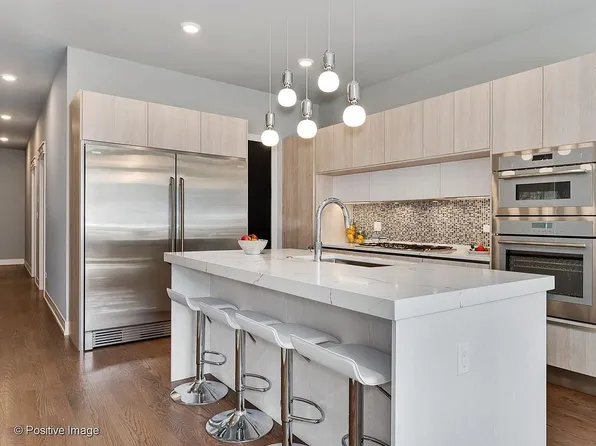 1428 W Grand Ave #2, Chicago, IL 60642