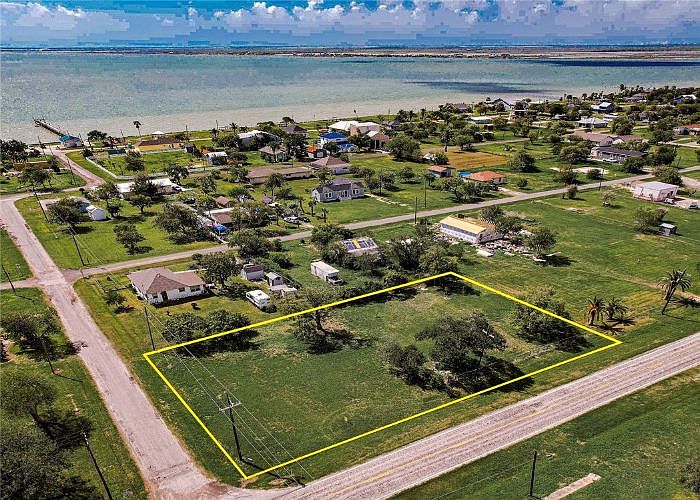 1st image of 528,530,532,534 Third St