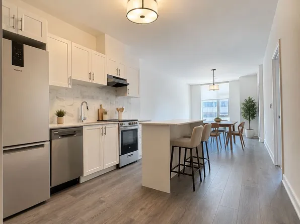 715 Davis Dr #309B, Newmarket, ON L3Y 2R2