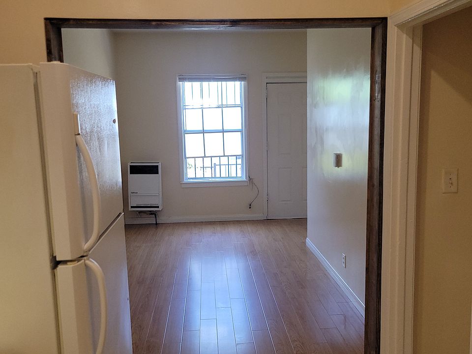 Kitchen to living room