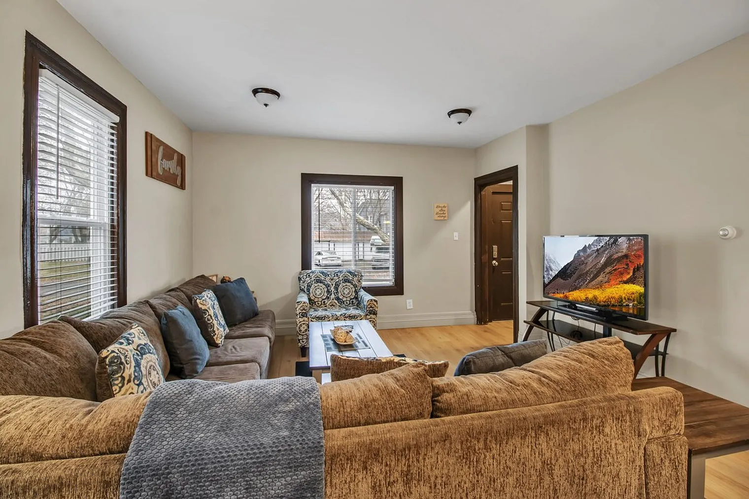 2 bed, 1.0 bath, 1097 sqft, $2,825 — Photo 3