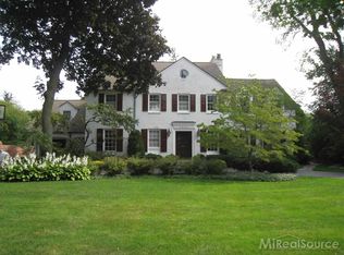 1014 Buckingham Rd, Grosse Pointe Park, MI 48230