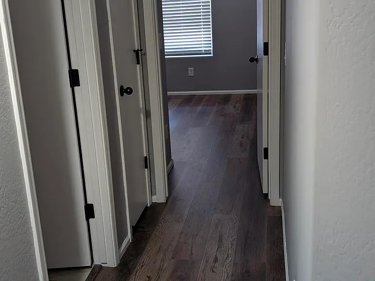 1377 E Pryor Rd — Photo 23