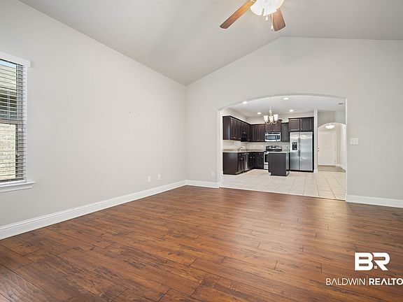 5th image of 6343 McMurray Pl S