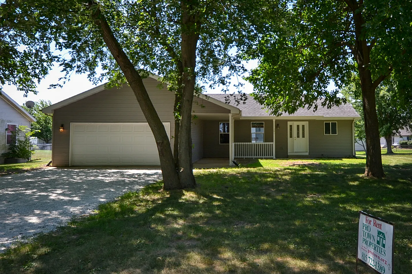 281 N Robert Dr photo 1