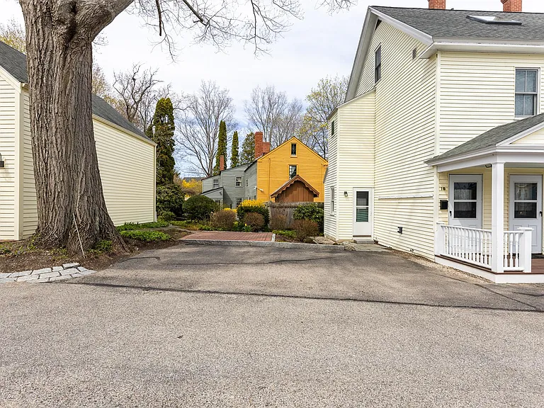 19 Blossom St — Photo 22