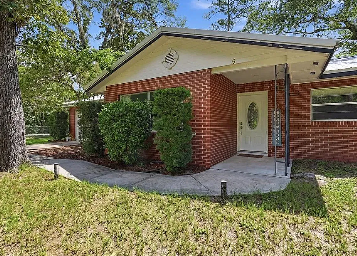 4 bed, 1984 sqft, $3,400 — Photo 1