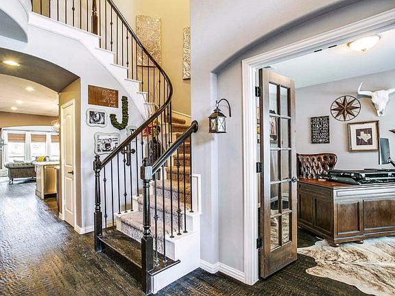 3rd image of 231 Latham Dr