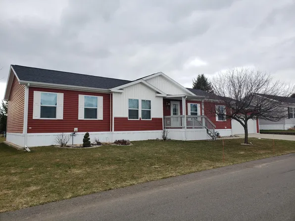 13757 Bluebell Ln, Cedar Springs, MI 49319