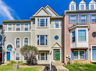 4079 Fountainside Ln, Fairfax, VA 22030