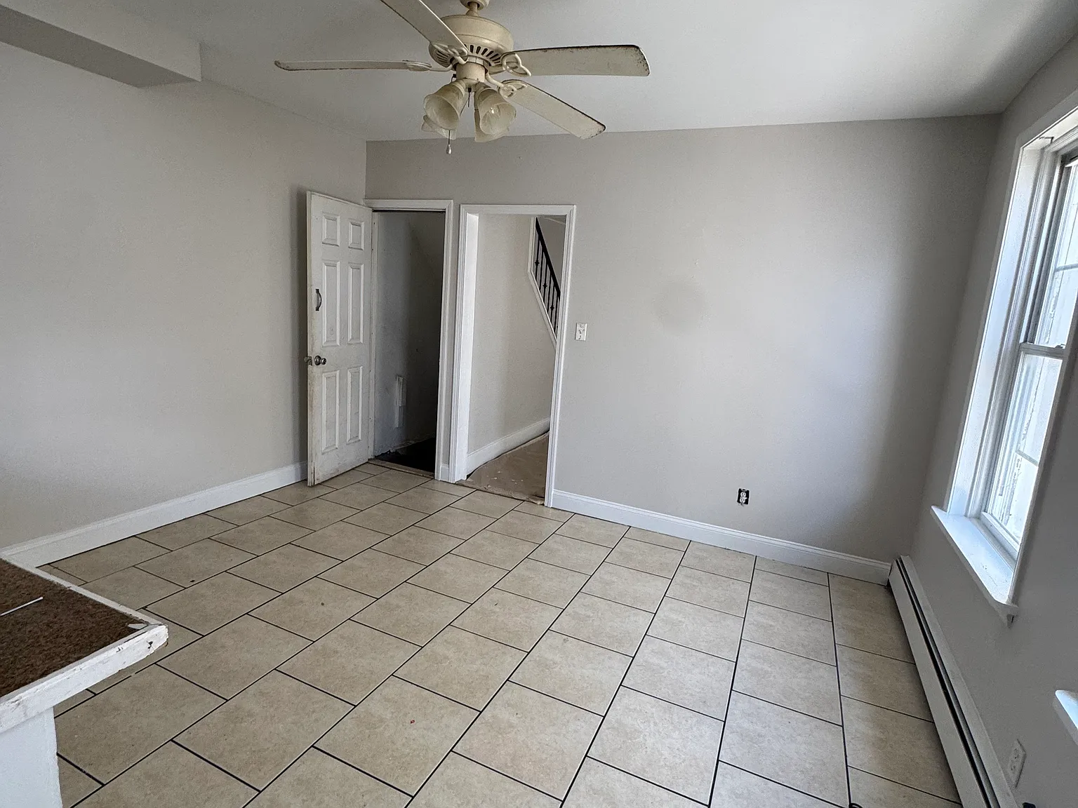 3 bed, 1248 sqft, $2,350 — Photo 2