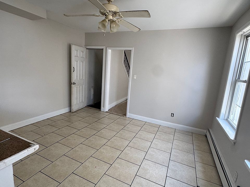 2nd image of 1222 Genesee St