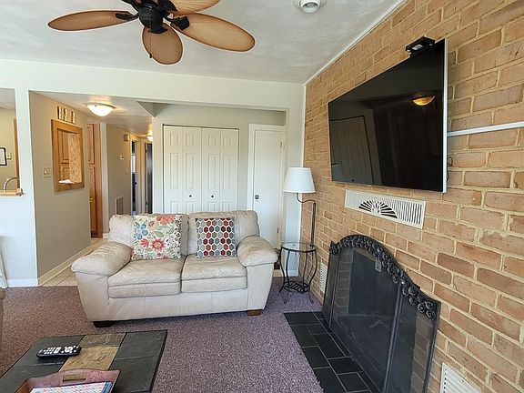 5th image of 290 Sailors Cove Dr